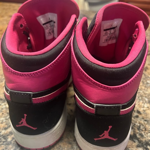 Nike air jordans size Y6.5 - Picture 3 of 3